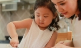Thay vì ép con ăn, đây là cách các mẹ Nhật áp dụng để trẻ hay ăn chóng lớn