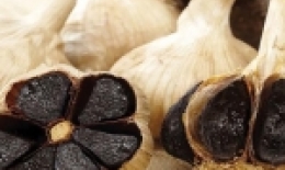 NHỮNG CÔNG DỤNG BẤT NGỜ TỪ TỎI ĐEN