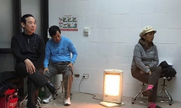 Miền Bắc rét đến mức trẻ bị méo mặt