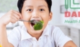 Để bé tự đói khắc đòi ăn - cách nuôi con kiểu hiện đại nhưng hại điện